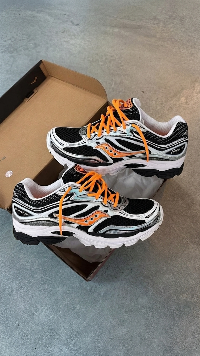 Saucony ProGrid Omni 9 'Black/White/Orange